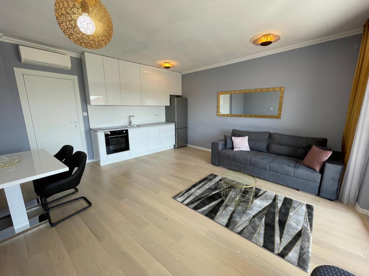 Lux Nanea Apartment คิร์ก ภายนอก รูปภาพ