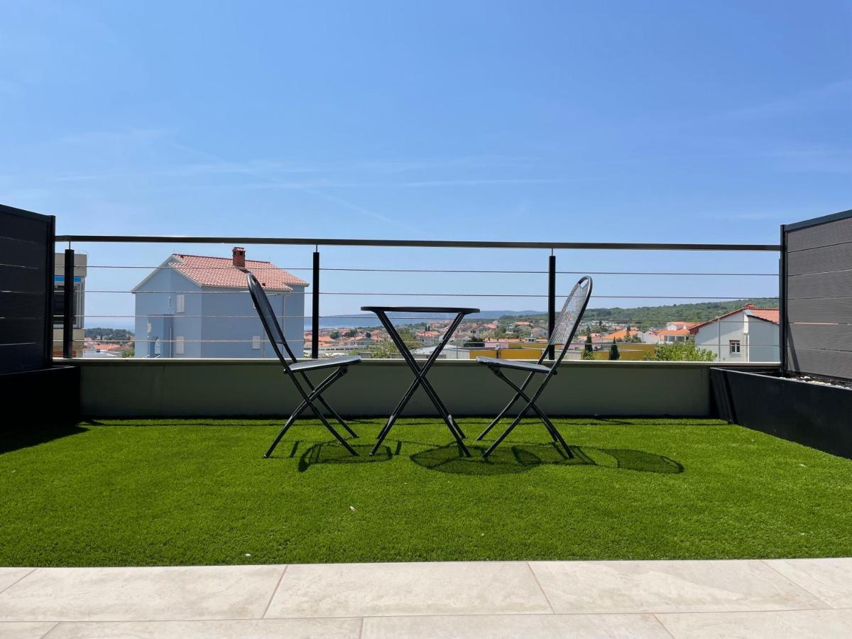 Lux Nanea Apartment คิร์ก ภายนอก รูปภาพ