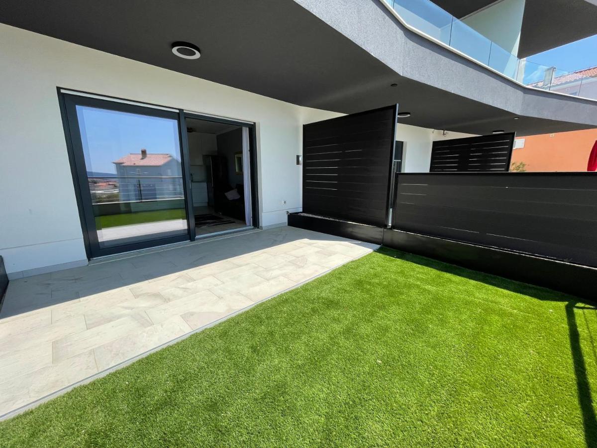 Lux Nanea Apartment คิร์ก ภายนอก รูปภาพ