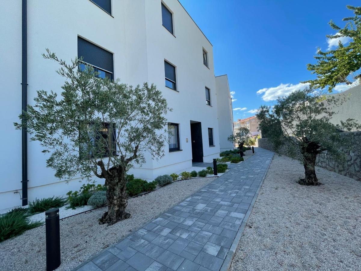 Lux Nanea Apartment คิร์ก ภายนอก รูปภาพ
